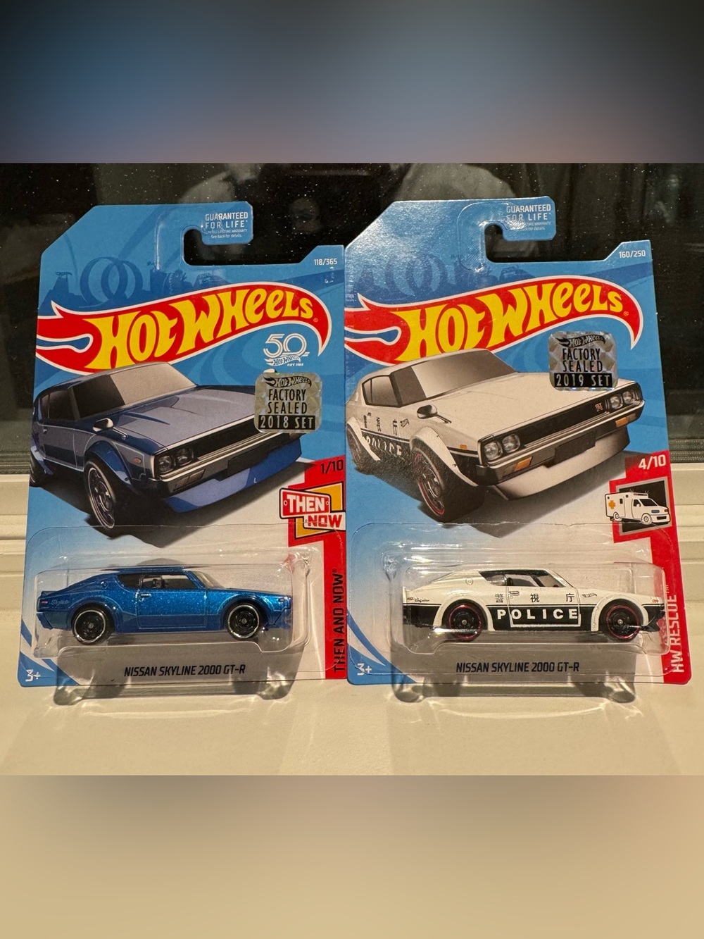 Mattel Hot Wheels Nissan Skyline 2000 GT-R - Blue & White